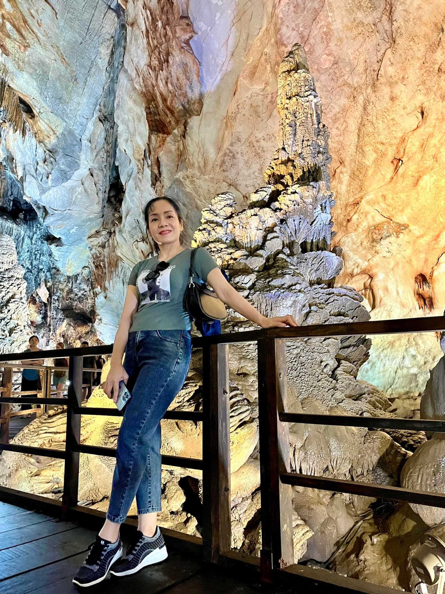 Hồ Hải Duyên Thu Hiền Riori