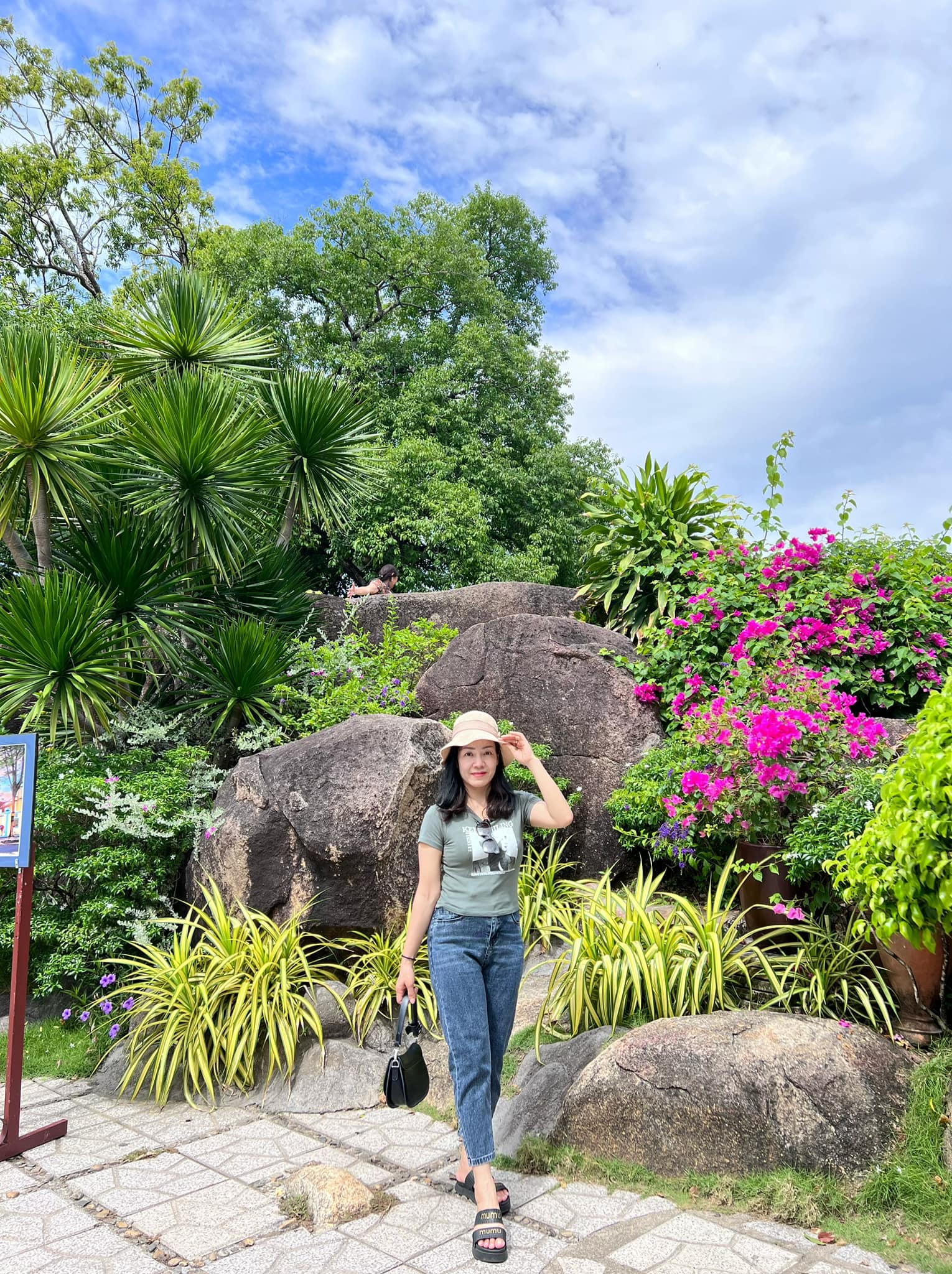 Hồ Hải Duyên Thu Hiền Riori