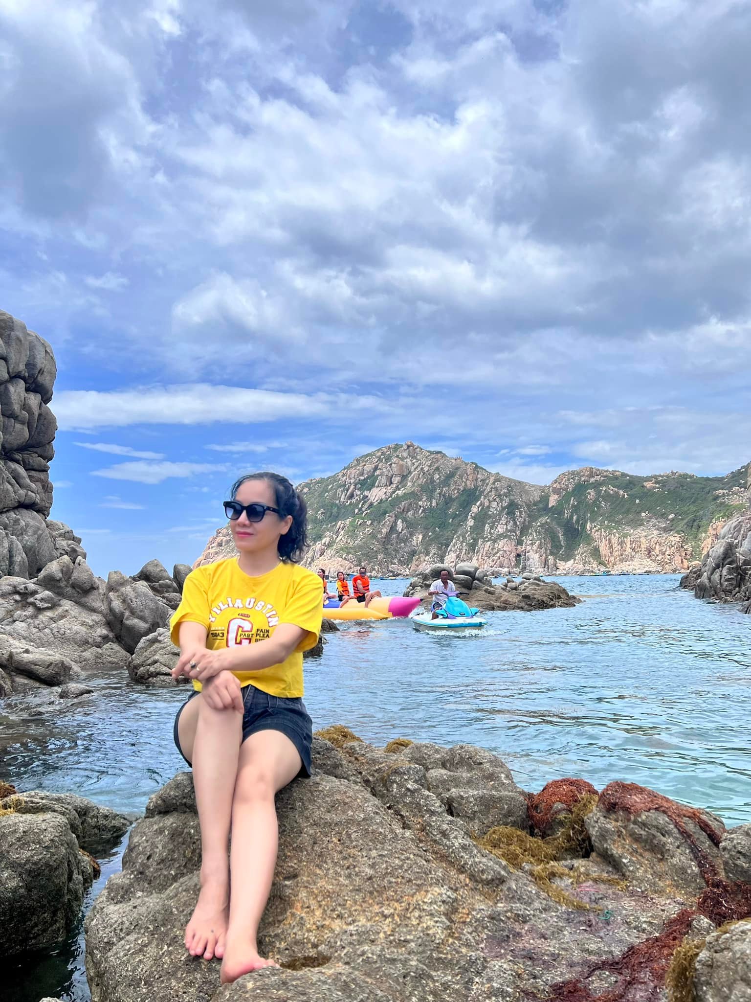 Hồ Hải Duyên Thu Hiền Riori