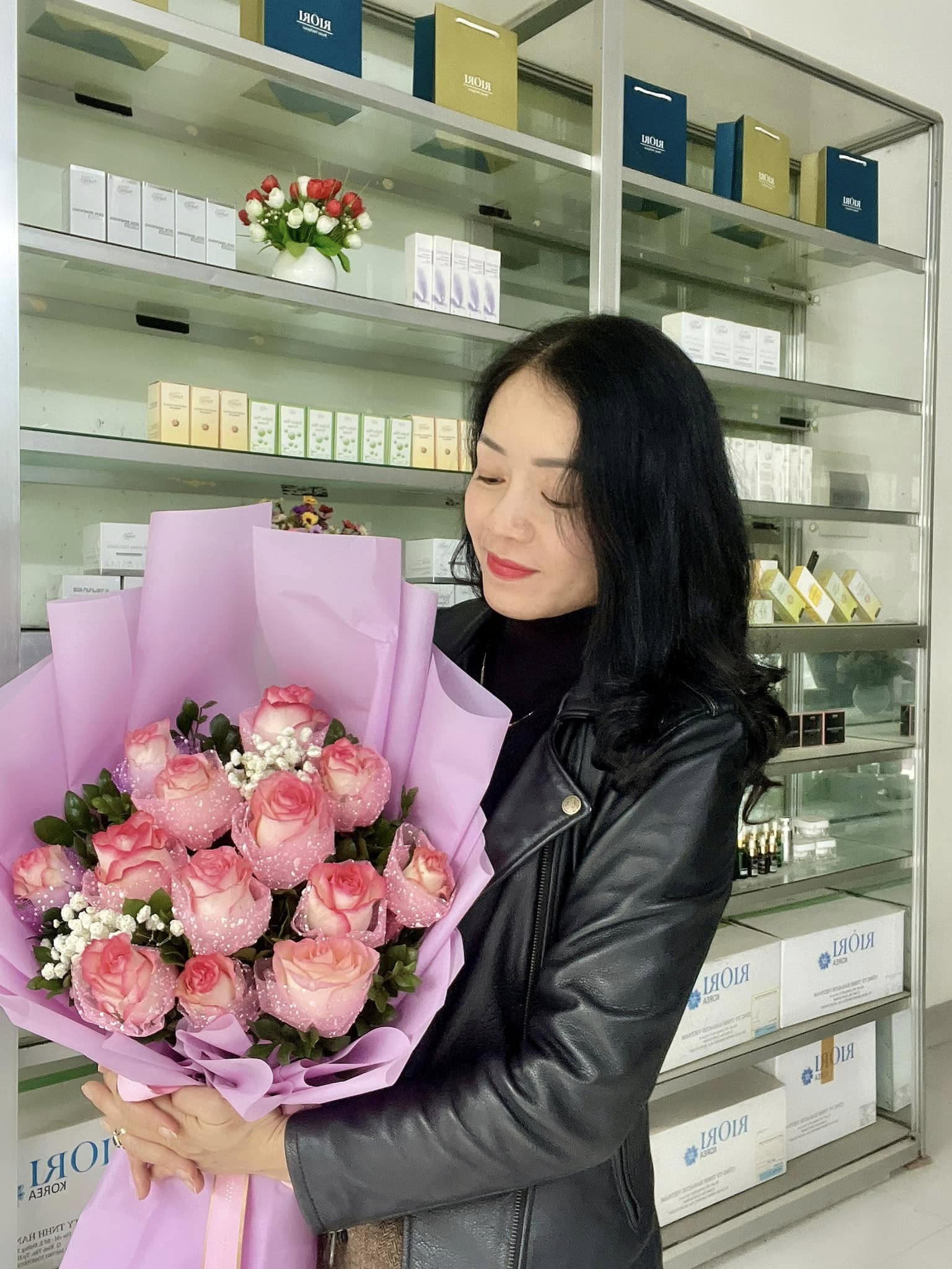 Hồ Hải Duyên Thu Hiền Riori