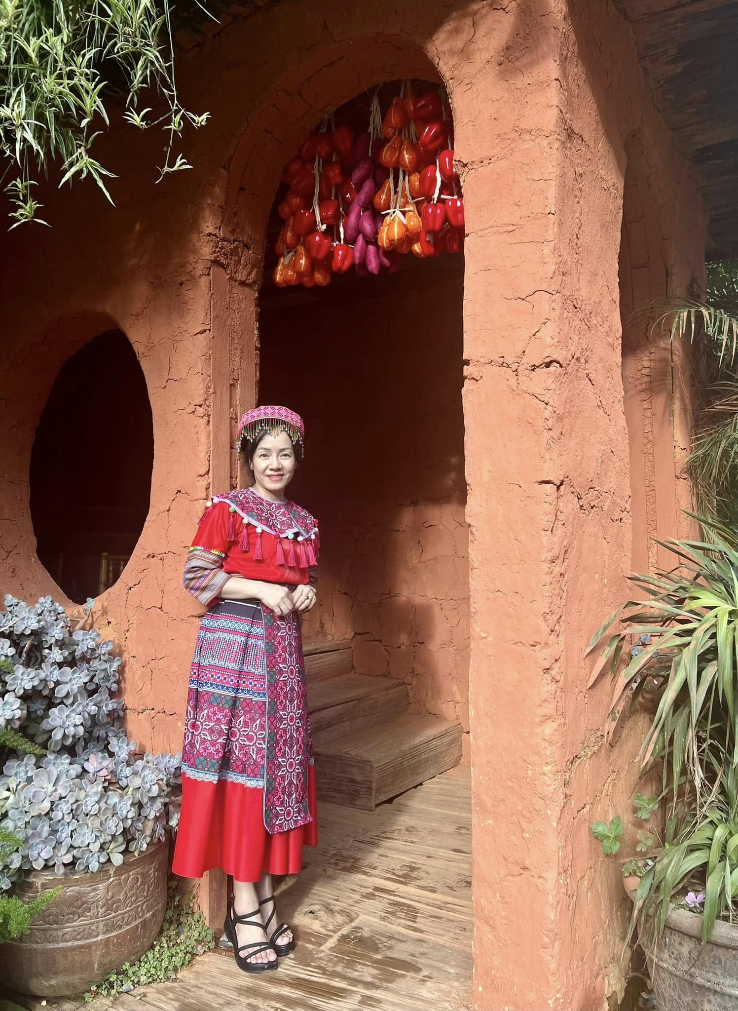 Hồ Hải Duyên Thu Hiền Riori