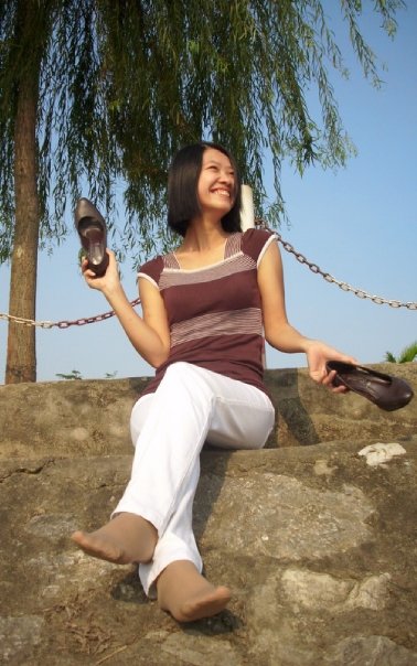 Đôi giày cô Thu Hiếu
