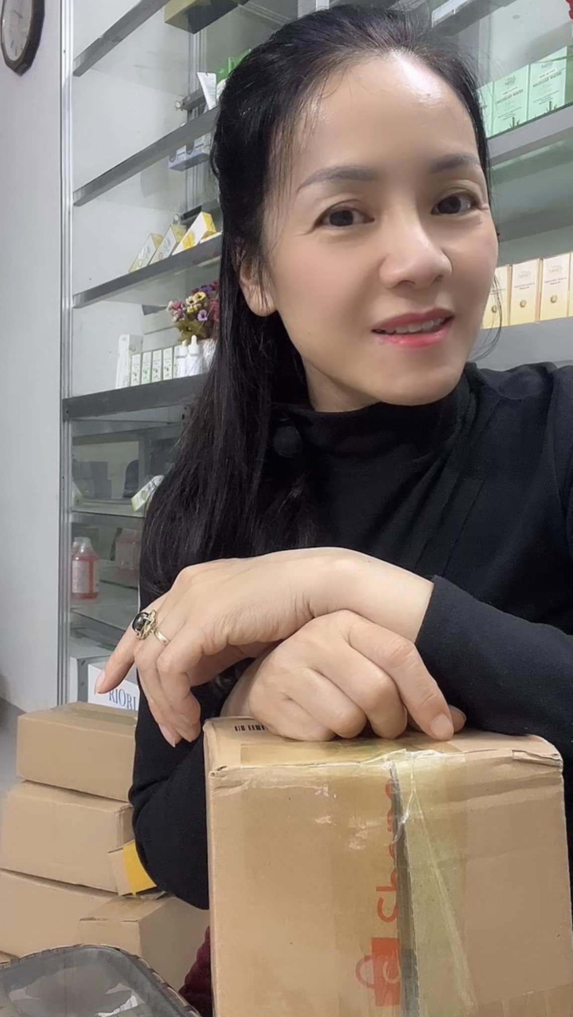 Kem tẩy tế bào chết trên da Thu Hiền Riori
